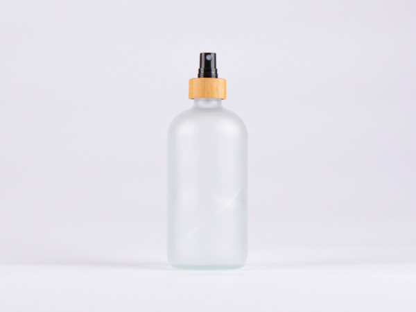 Glasflasche säuremattiert, 500ml, mit Zerstäuber Bambus