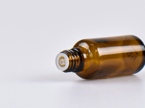 Glasflasche-mit-Schraubverschluss-Tropfmontur-Bambus