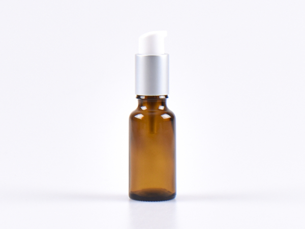 braunglas-lotionsflasche-silber-matt