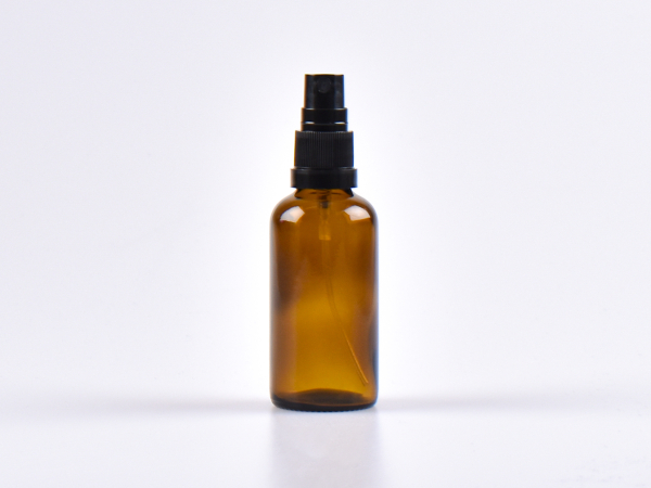 braunglasflasche-originalitaetsverschluss-zerstaeuber-schwarz-weiss-50ml