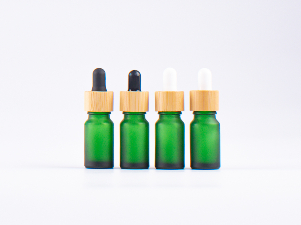 Grünglasflasche 10ml, mit Pipette Bambus