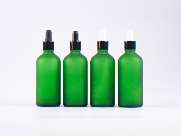 Grünglasflasche 100ml, mit Pipette schwarz