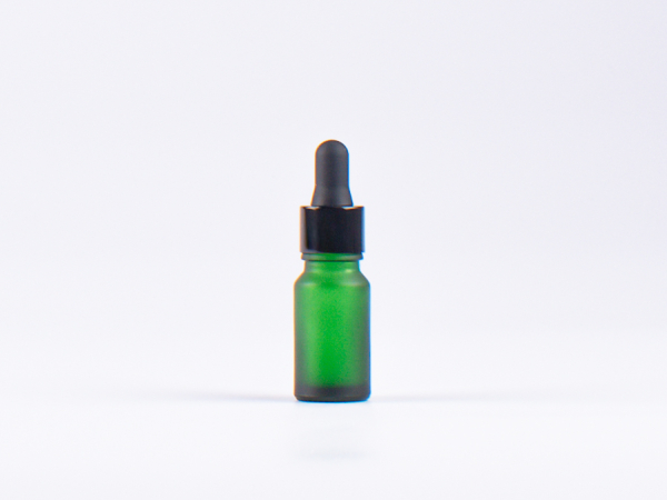 schwarz-matt-glasflasche-pipette-schwarz