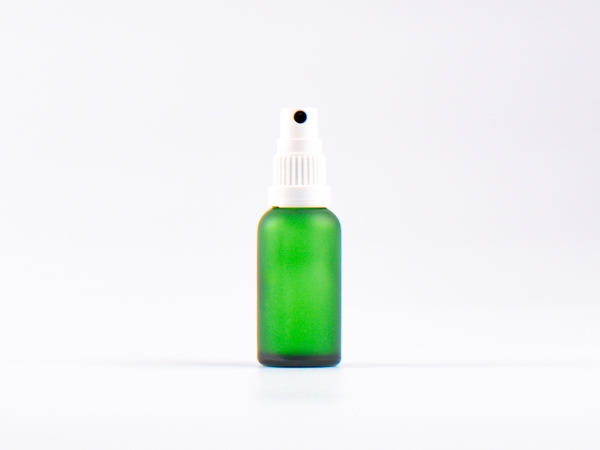 schwarzglas-flasche-mundspray-zerstaeuber