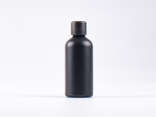 glasflasche-aludeckel-kosmetik-schwarz