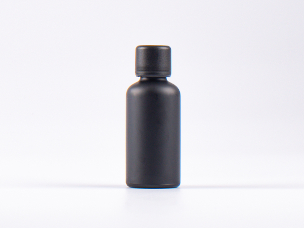 glasflasche-aludeckel-kosmetik-schwarz