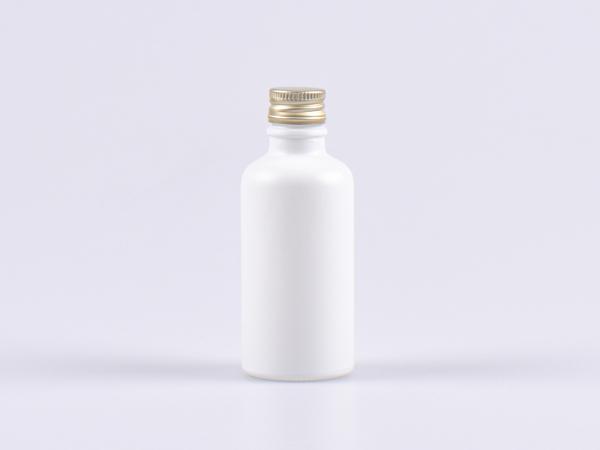 glasflasche-weiss-matt-aluminium-deckel-gold-silber
