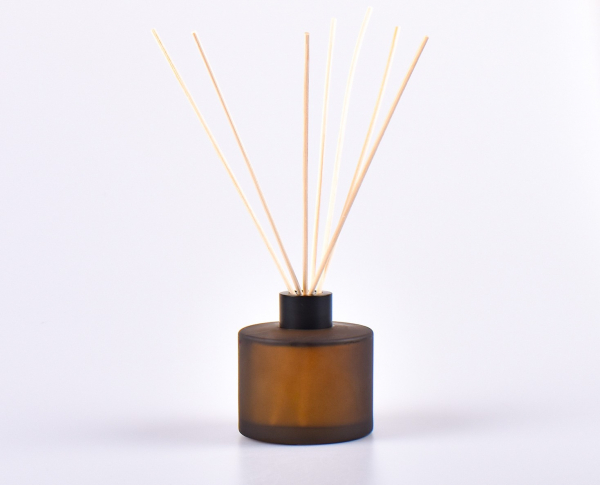 Duftflasche, "Lilly", Braunglas, 180ml, mit Duftstäbchen