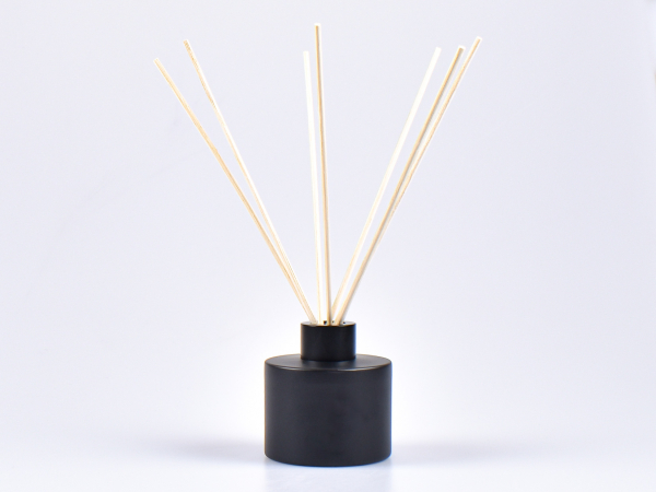 Duftflasche "Lilly", Schwarzglas, 130ml, mit Duftstäbchen