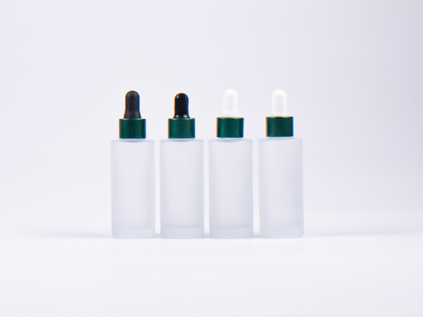 Glasflasche säuremattiert- eckige Schulter, 30ml, mit Pipette Alu grün-matt