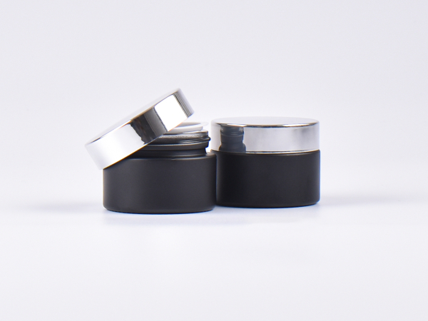 glasdose-mattschwarz-kosmetik