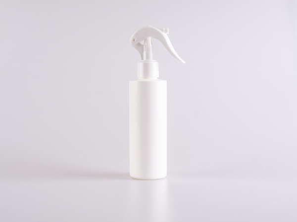 Flasche "Tara" 200ml, matt-weiss, mit Triggerpumpe