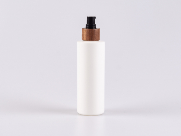 Flasche "Tara" 200ml, matt-weiss, mit Lotionspumpe Walnut