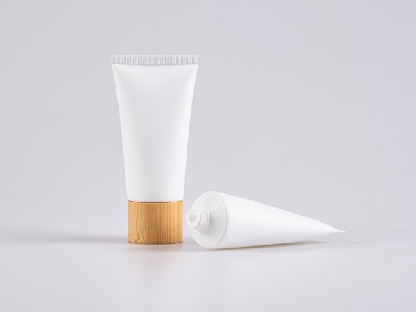 Kosmetiktube 50ml, weiss-matt, mit Schraubverschluss Bambus