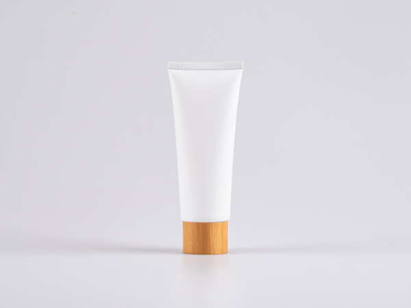 Kosmetiktube 100ml, weiss-matt, mit Schraubverschluss Bambus
