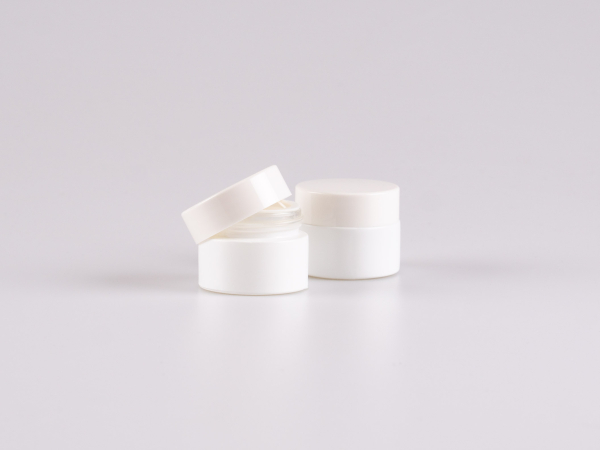 Weissglasdose, 15ml, mit Deckel weiss