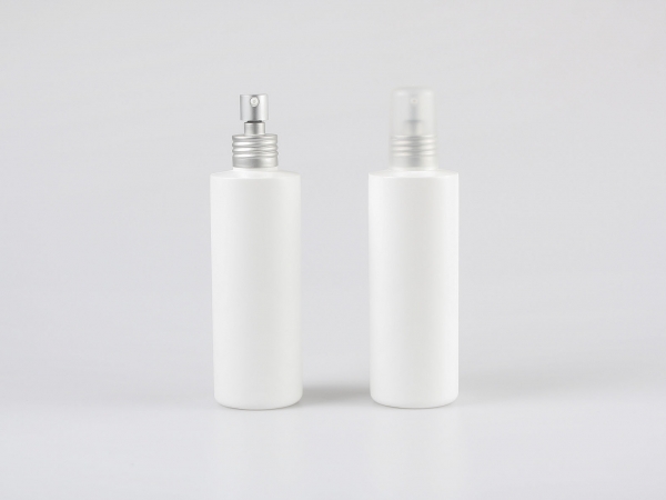lotionsflasche-weiss-aluminiumpumpe