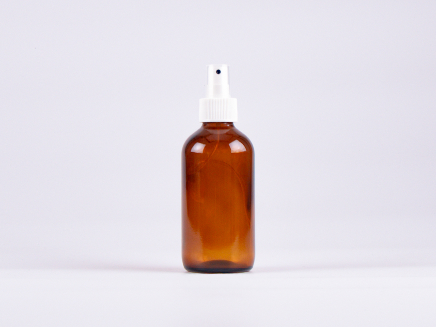 Braunglasflasche 250ml, mit Zerstäuber Weiss