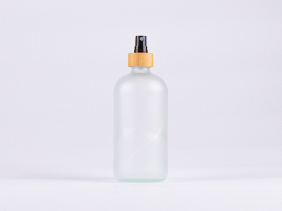 Glasflasche säuremattiert, 500ml, mit Zerstäuber Bambus