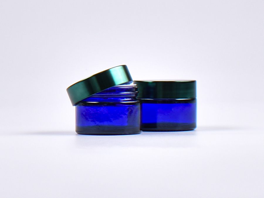 blauglas-salbendose-30g-silberdeckel