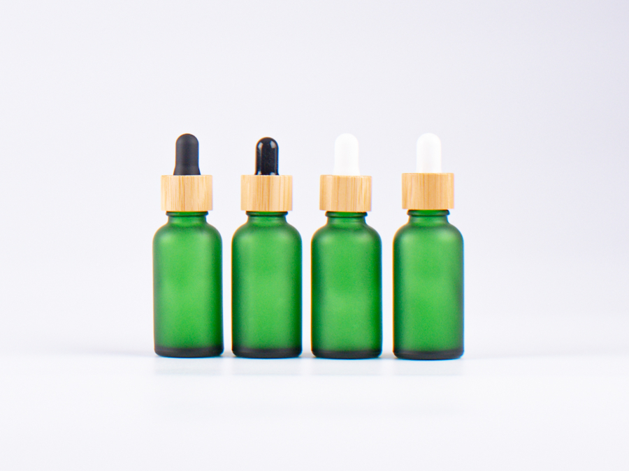 Grünglasflasche 30ml, mit Pipette Bambus