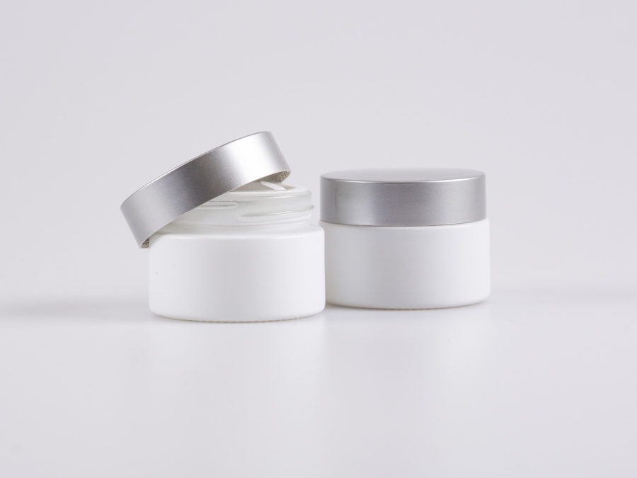 Weissglasdose, 30ml, mit Deckel silber