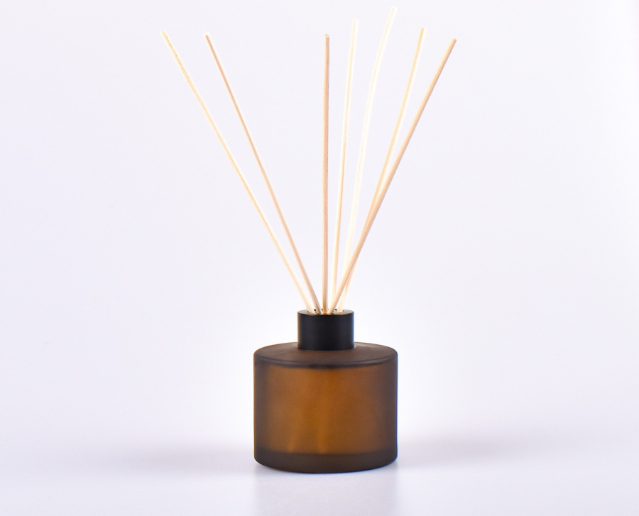 Duftflasche, "Lilly", Braunglas, 180ml, mit Duftstäbchen