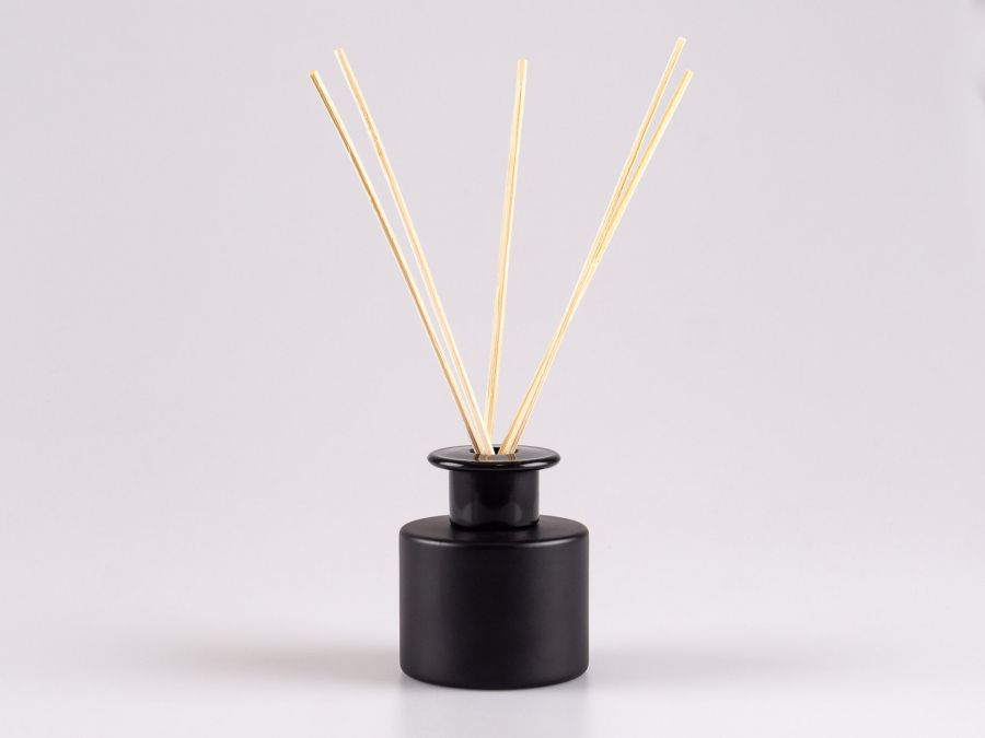 Duftflasche "Lilly", Schwarzglas, 130ml, mit Duftstäbchen