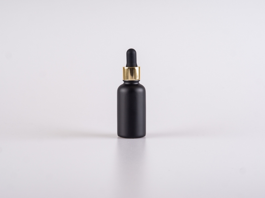 Schwarzglasflasche 30ml, mit Pipette gold