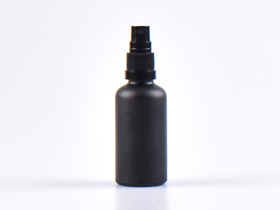 kosmetikflasche-schwarzmatt-glas