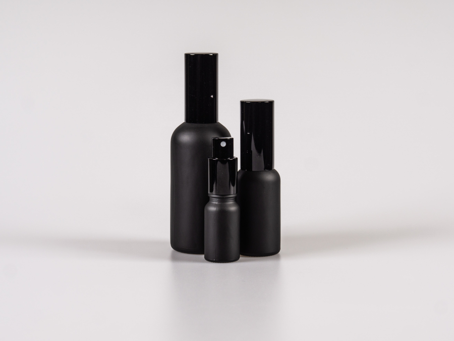Schwarzglasflasche 50ml, mit Zerstäuber Aluminium, 4 Color