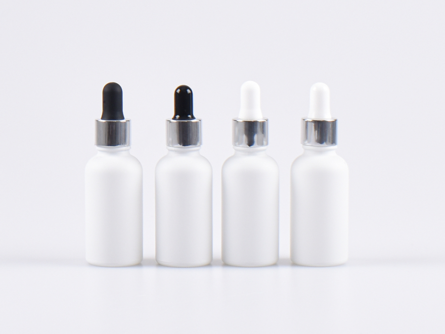 Weissglasflasche 50ml, mit Pipette silber-glanz