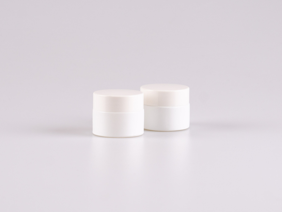 Weissglasdose, 15ml, mit Deckel weiss