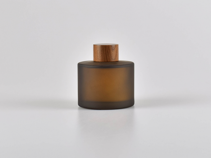 Rundflasche "Lilly", Braunglas, 180ml, mit Schraubverschluss Walnut