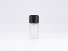 glasflasche-aludeckel-kosmetik-schwarz