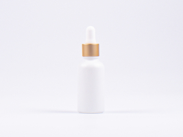 Weissglasflasche 30ml, mit Pipette gold